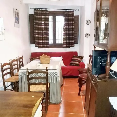 Holiday home Spacious Comfortable House In With Balcony *