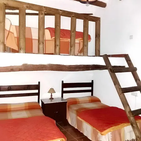 Spacious Comfortable House In With Balcony *